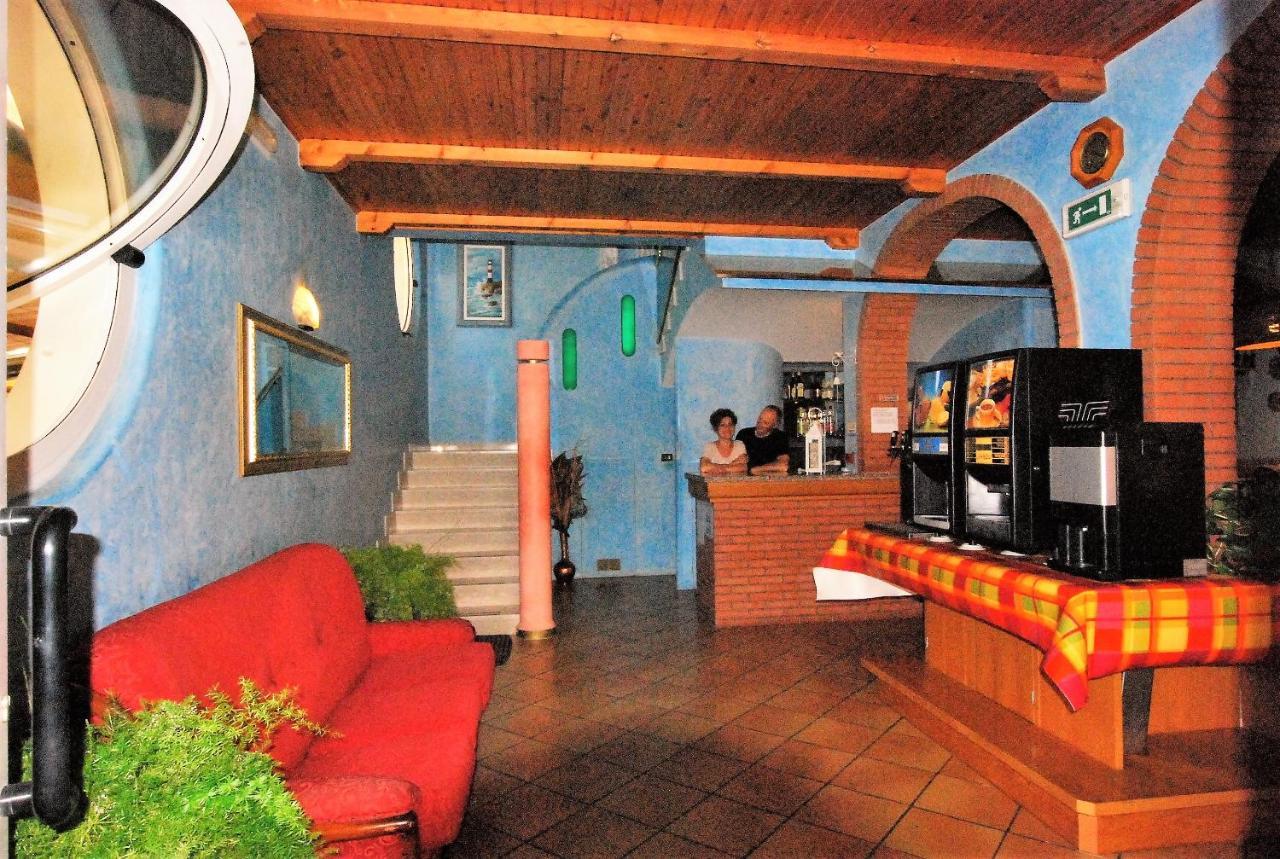 Hotel Cesari Rimini Exterior photo