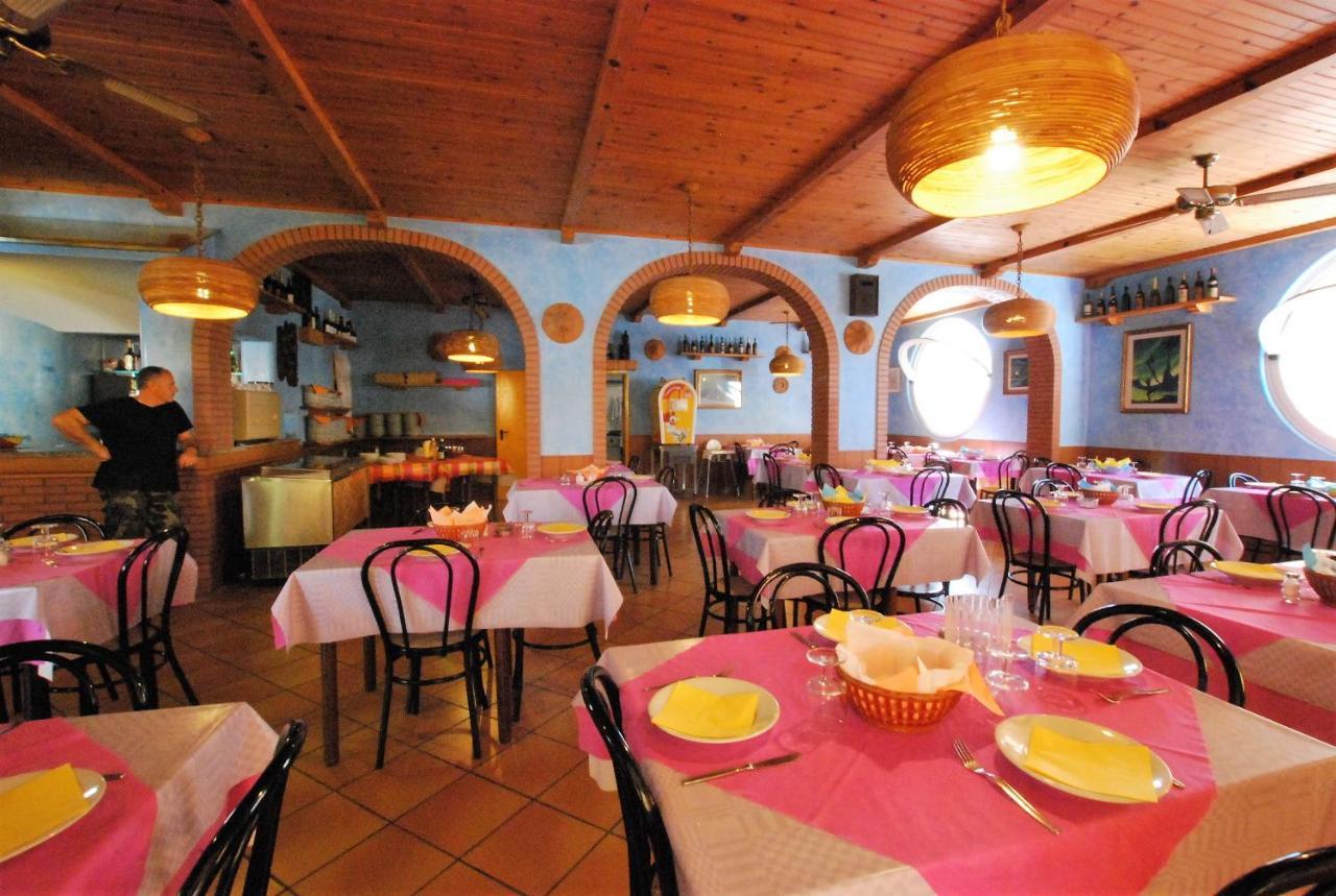 Hotel Cesari Rimini Exterior photo