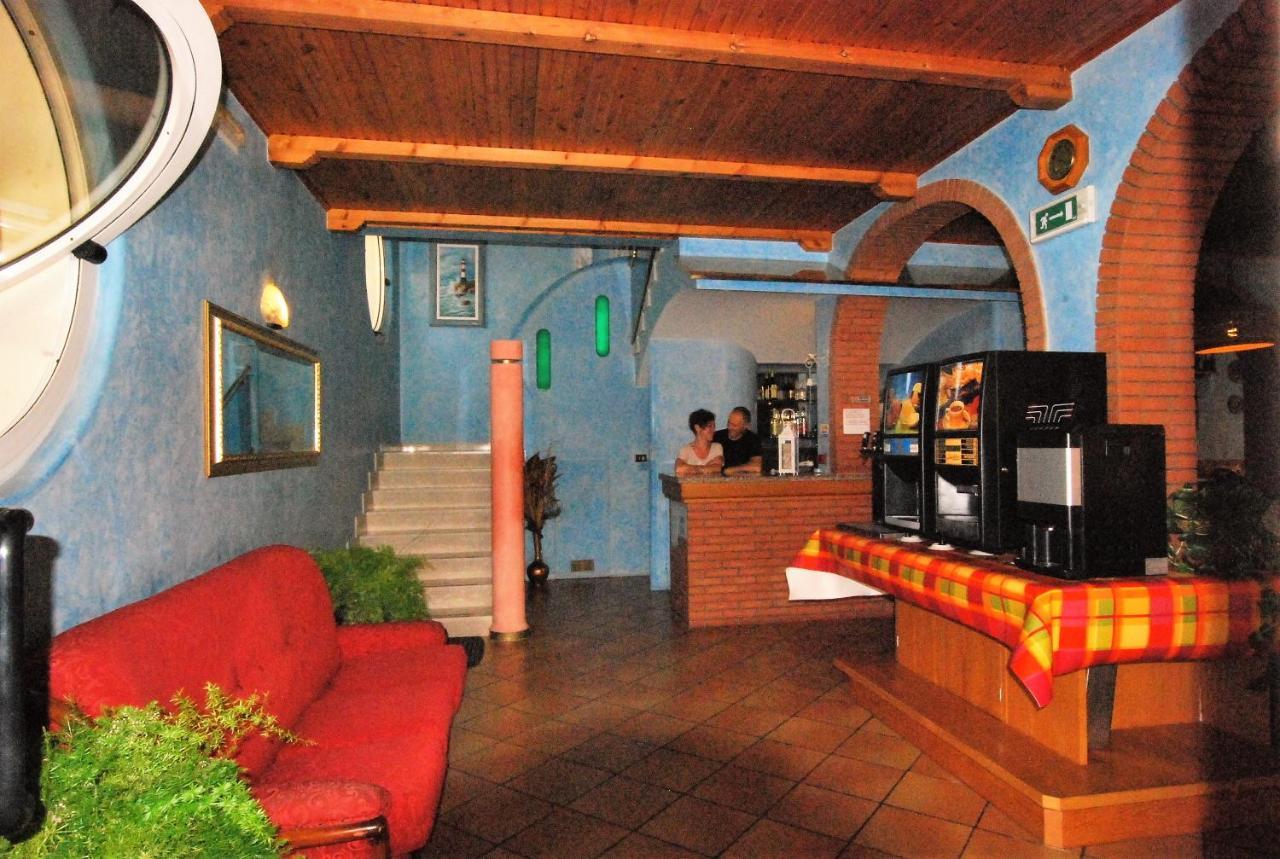 Hotel Cesari Rimini Exterior photo