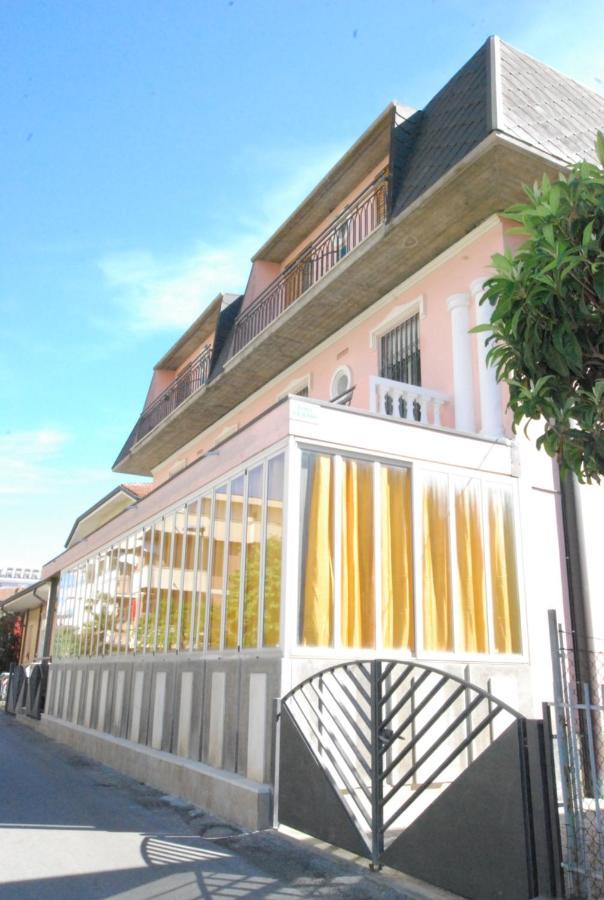 Hotel Cesari Rimini Exterior photo